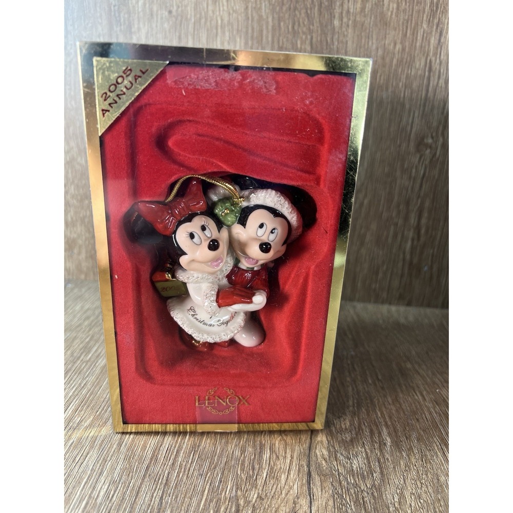 Lenox Disney Mickey Minnie First Christmas Together 2005 Annual Ornament NIB